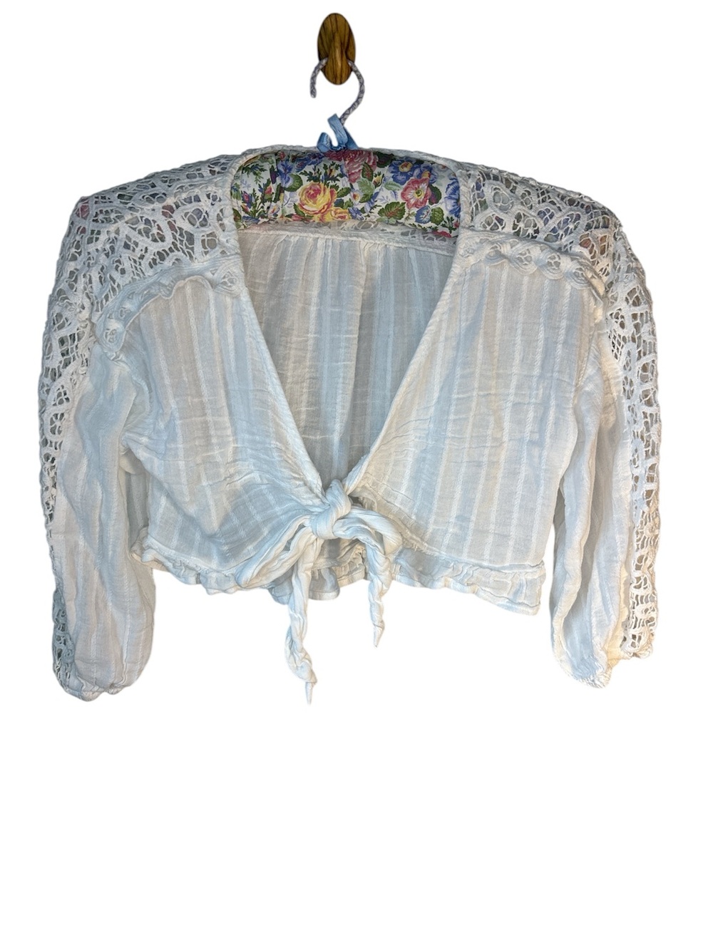 American Eagle White Cropped Front Tie Top Lace Sleeve Size Small Boho Festival